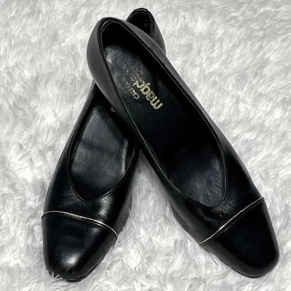 California Magdesians | Vintage, Leather Pumps - Picture 1 of 7